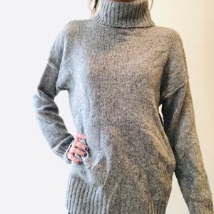 Turtle neck grey sweater